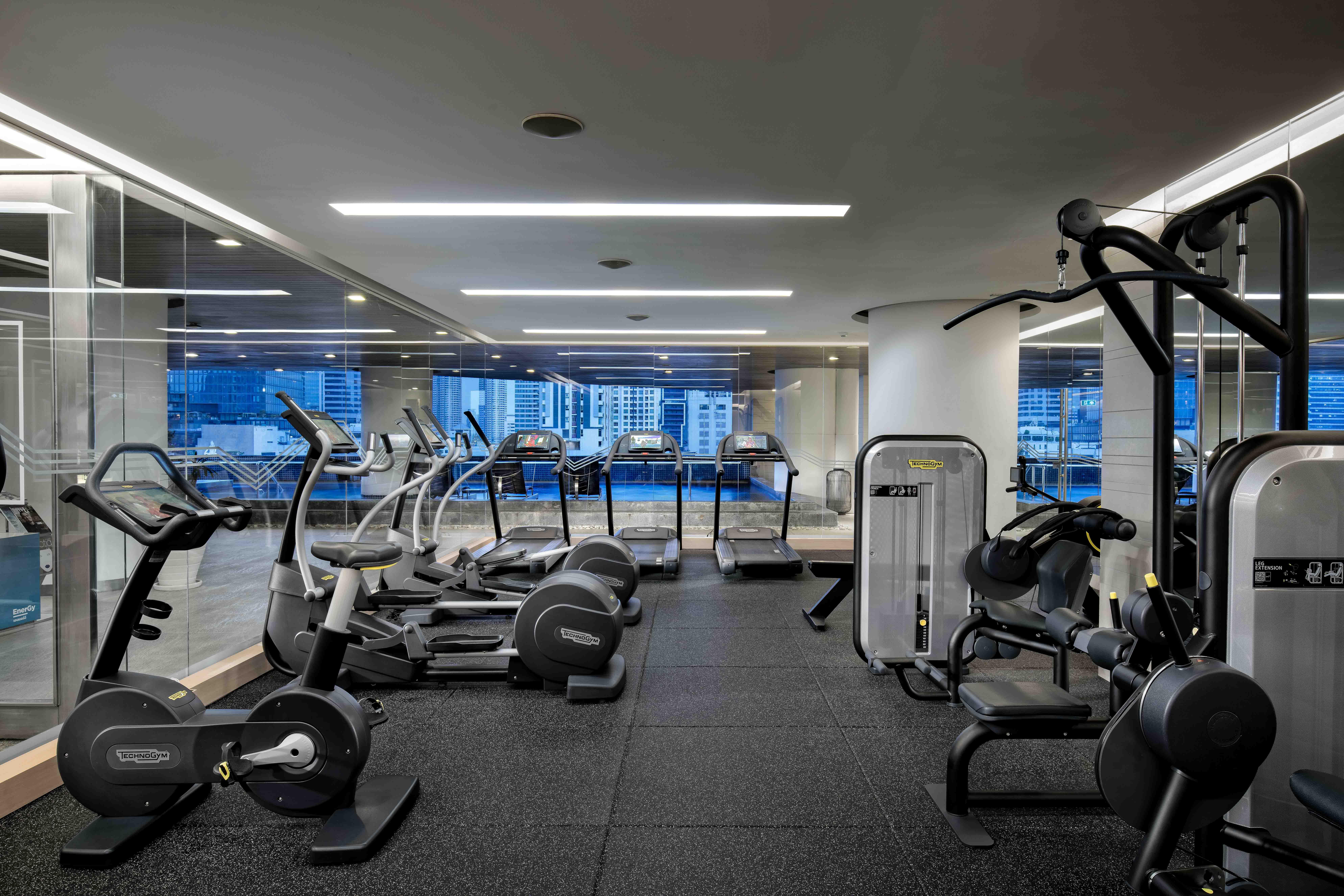 Pullman Bangkok Hotel G Exterior photo The gym at The Hari