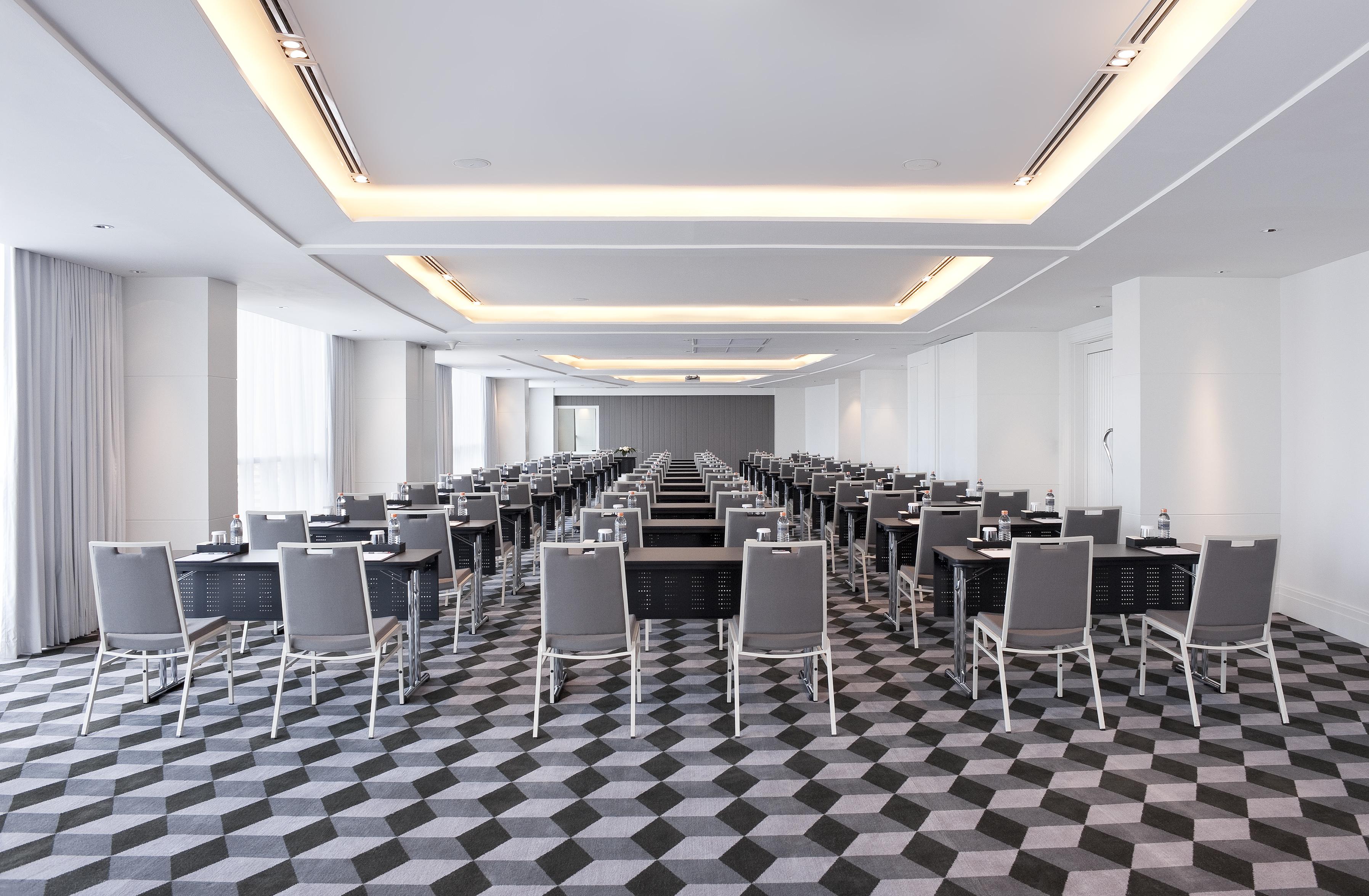 Pullman Bangkok Hotel G Exterior photo The ballroom