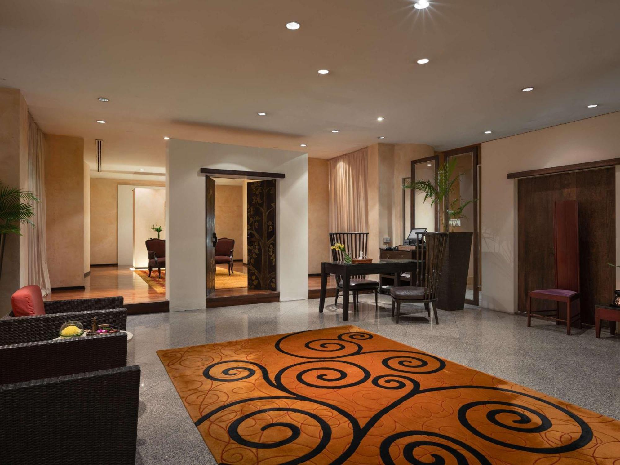Pullman Bangkok Hotel G Exterior photo A suite at the Mandarin Oriental, Kuala Lumpur